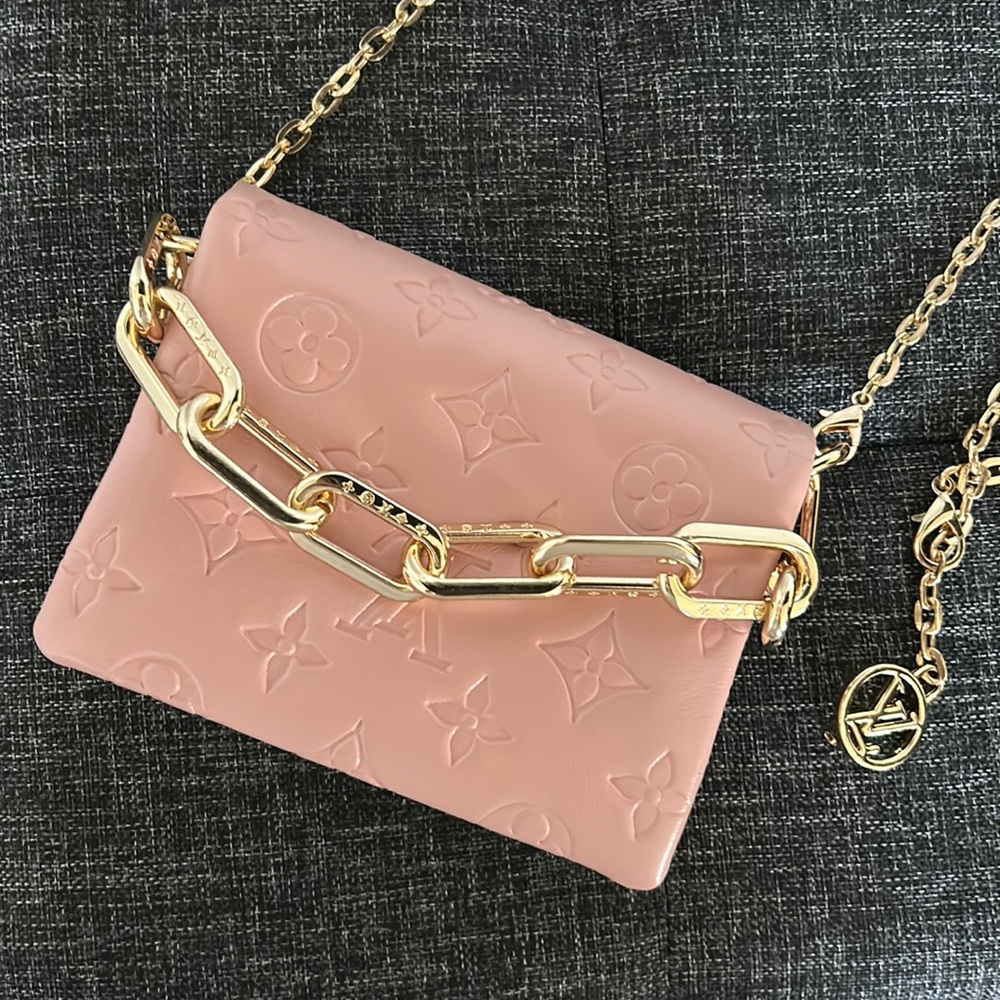 LV mini coussin